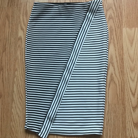 Zara Tight Knee Skirt - Picture 1 of 3